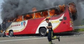 Cháy xe bus dữ dội, 24 hành khách Trung Quốc thiệt mạng
