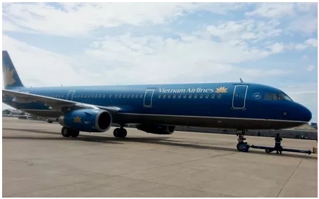 Vietnam Airlines hoãn chuyến bay 80 phút để cứu khách Hàn Quốc bị nạn