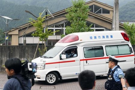 Tấn c&ocirc;ng bằng dao ở Nhật Bản, &iacute;t nhất 64 người thương vong
