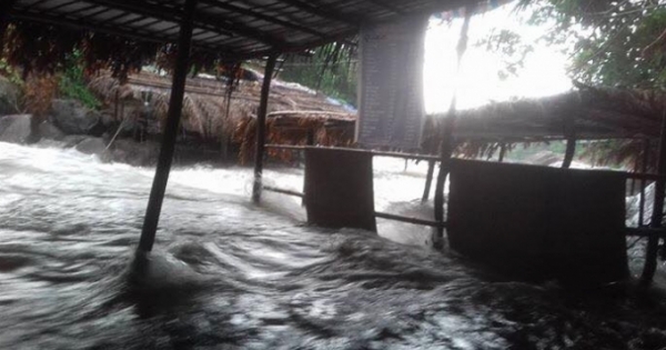 Thừa Thiên – Huế: Suối Voi “thất thủ” sau cơn mưa giông