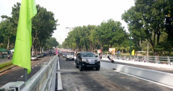Thông xe cầu vượt cửa ngõ sân bay Tân Sơn Nhất