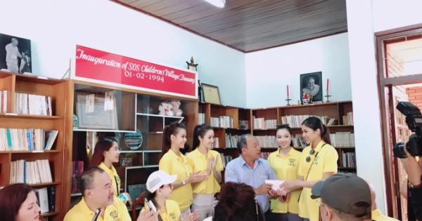 Nguyễn Thị Thành  đưa Ngọc Vân, Thu Thảo đi thăm trẻ mồ côi Đà Nẵng