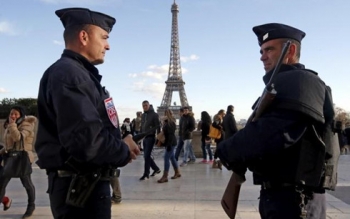 Pháp phá 7 âm mưu tấn công khủng bố