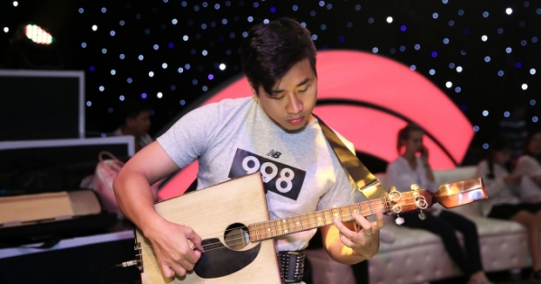 Nguyên Khang đầu tư nhạc cụ 1.000 USD để tập luyện cho đêm chung kết Sinh ra để tỏa sáng