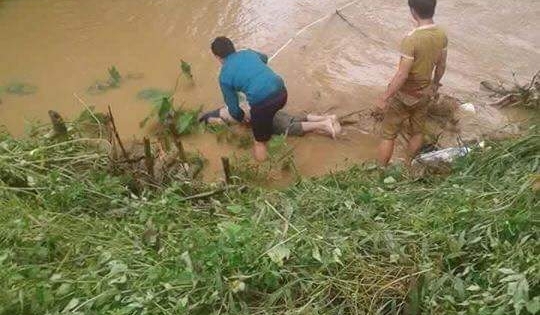 Thái Nguyên: Phát hiện thi thể người đàn ông và cháu bé dưới sông Cầu