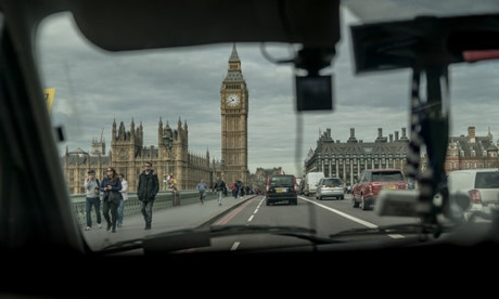 Số t&agrave;i x&ecirc; của Uber hiện gần gấp đ&ocirc;i t&agrave;i xế taxi ở London. Ảnh:NYT
