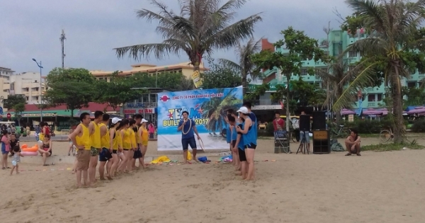 Tốn tiền triệu để được tổ chức trò chơi trên bãi biển Sầm Sơn: Chính quyền nói gì?
