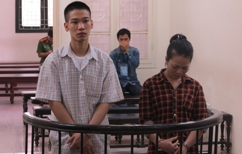 Hà Nội: Thiếu tiền 9X "dắt" theo vợ đi cướp