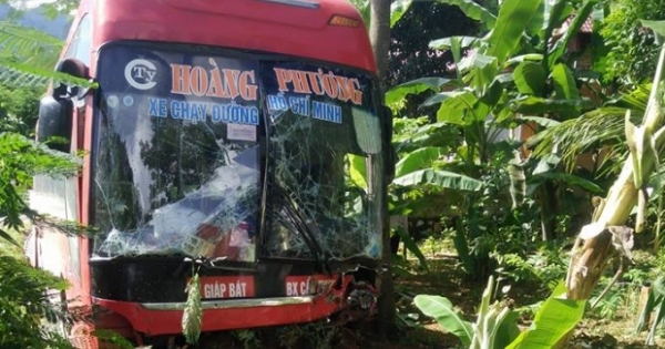 Thanh Hóa: Tai nạn nghiêm trọng giữa xe khách và xe máy, 2 mẹ con tử vong