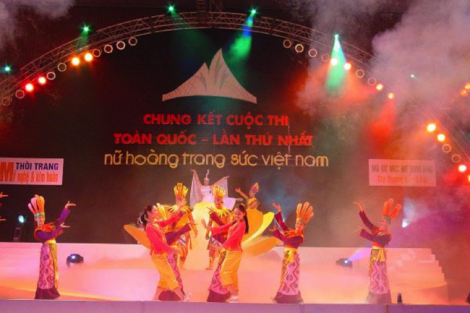 Chung kết Nữ ho&agrave;ng Trang sức Việt Nam lần thứ nhất.