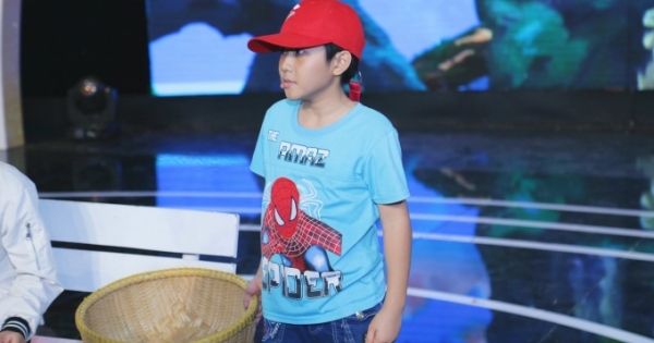 Bất ngờ tài diễn xuất của “hotboy nhí” 8 tuổi tại Tiếu Lâm Tứ Trụ Nhí