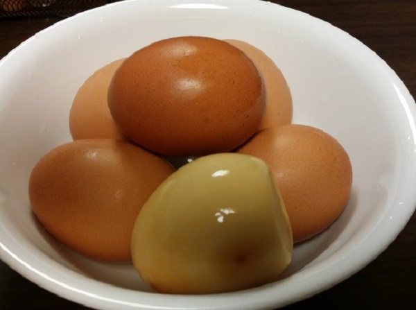 Trứng g&agrave; x&ocirc;ng kh&oacute;i H&agrave;n Quốc m&agrave;u n&acirc;u sậm&nbsp;