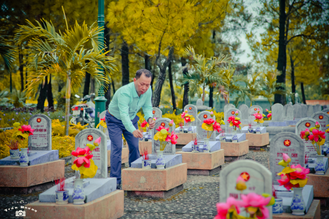 Nghĩa trang Trường sơn v&agrave; Nghĩa trang đường 9 - Quảng Trị trong th&aacute;ng 7/2017.