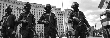 Cảnh s&aacute;t Ai Cập tăng cường bảo vệ an ninh.