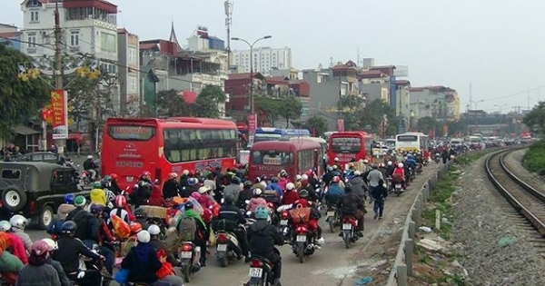 Hà Nội đóng cửa bến xe khách Giáp Bát, Gia Lâm