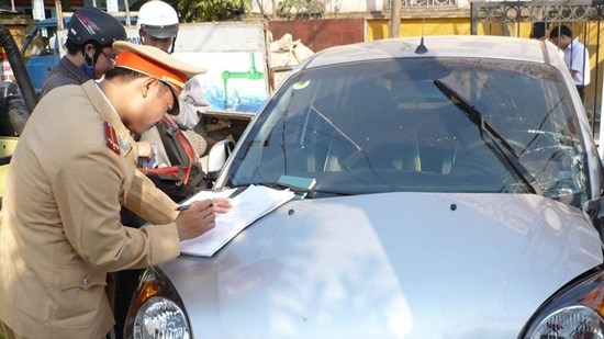Rắc rối giấy tờ xe ô tô thế chấp: Bộ Tư pháp kiến nghị hướng giải quyết