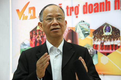 Chuy&ecirc;n gia kinh tế, Tiến sỹ Nguyễn Minh Phong. Ảnh Viết Cường