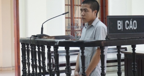Lĩnh 2 năm tù vì mang ma túy sang Việt Nam