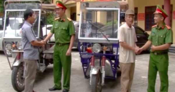 Hà Nội: Bắt 3 đối tượng trộm xe ba bánh của thương bình