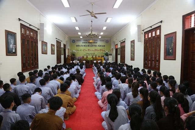 H&agrave;ng trăm Phật tử Bắc Ninh tham gia kh&oacute;a tu