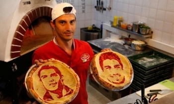 Đầu bếp Nga làm pizza chân dung các siêu sao World Cup