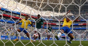 Neymar bay cùng Brazil: Lời tuyên chiến World Cup 2018