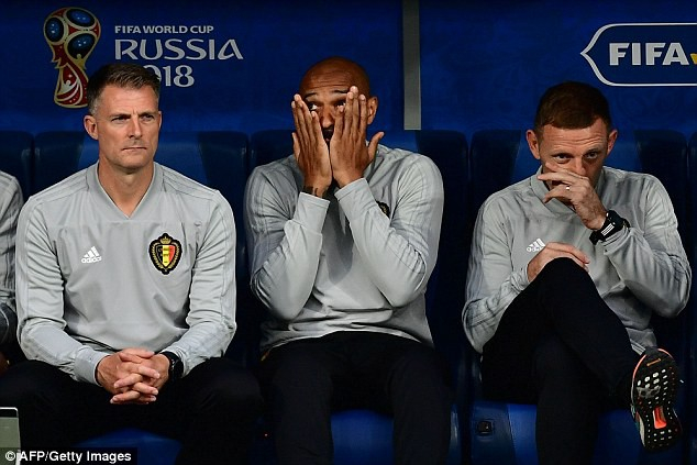 Nỗi buồn của Henry, sau khi Bỉ nhận b&agrave;n thua v&agrave; chơi với t&acirc;m l&yacute; lo lắng ở cả hiệp 2
