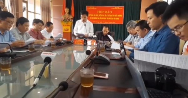 Gian lận thi cử ở Hà Giang: “Điện thoại của cán bộ Sở GD&ĐT có nhiều tin nhắn lạ!”