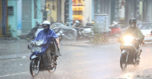 Nhiều vùng trên cả nước tiếp tục có mưa giông