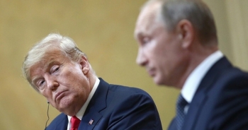Ông Trump bất ngờ quy trách nhiệm cho ông Putin về cáo buộc can thiệp bầu cử