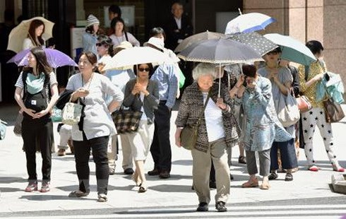 Nhật Bản đang phải hứng chịu đợt nắng n&oacute;ng chưa từng thấy.