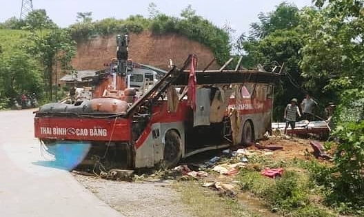 Hé lộ nguyên nhân vụ xe khách rơi xuống vực tại Cao Bằng khiến 20 người thương vong