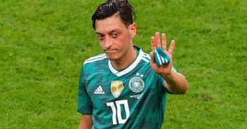 Mesut Ozil tuyên bố chia tay đội tuyển Đức