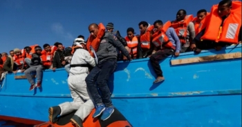 Tây Ban Nha cứu gần 500 người di cư trong một ngày