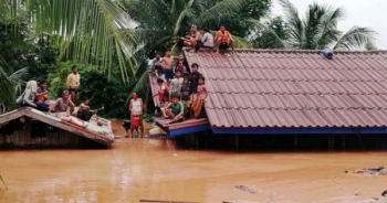 Chạy đua với thời gian tìm nạn nhân mất tích do vỡ đập thủy điện ở Lào