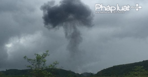 Nóng - Máy bay rơi trên núi ở Nghệ An: Đã xác định danh tính 2 phi công hi sinh