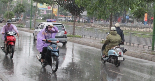 Dự báo thời tiết ngày 27/7: Hà Nội tiếp tục mưa rào và dông