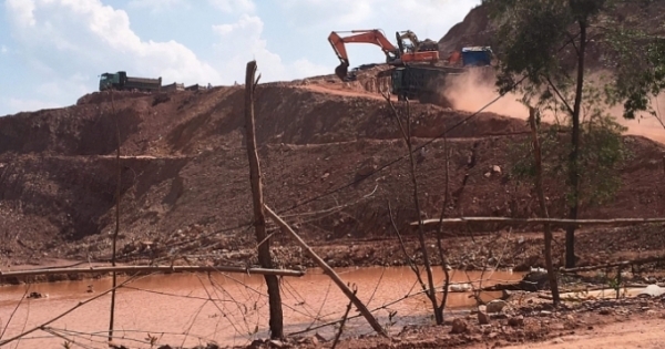 Công ty Khoáng sản Linh Trung bị phạt nặng vì cả gan khai thác đất vượt ngoài ranh giới
