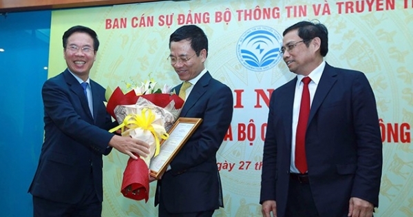 Thiếu tướng Nguyễn Mạnh Hùng chính thức nhận nhiệm vụ quyền Bộ trưởng Thông tin - Truyền thông