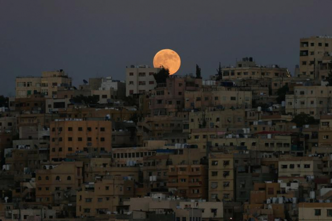 H&igrave;nh ảnh mặt trăng tại Amman, Jordan