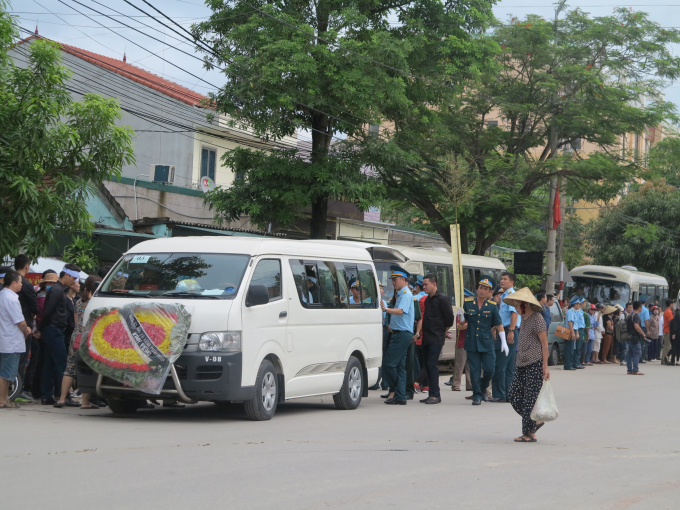Đo&agrave;n xe lăn b&aacute;nh rời TP Vinh, Nghệ An.