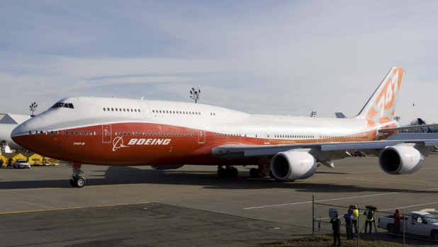 Boeing 747-8 nặng khoảng 220 tấn, d&agrave;i 76,3 m, sải c&aacute;nh 68,4 m v&agrave; bay chuyến đầu ti&ecirc;n v&agrave;o năm 2010. Boeing 747-8 hiện được coi l&agrave; m&aacute;y bay chở kh&aacute;ch d&agrave;i nhất thế giới. (Ảnh: Boeing)