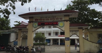 Bé sơ sinh tử vong với vết rách trên cổ tại Hà Tĩnh, bệnh viện nói gì?