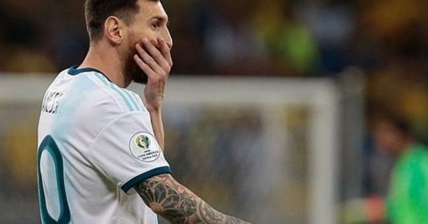 Messi đau đớn, tố cáo chủ nhà Brazil “chơi bẩn” với công nghệ VAR