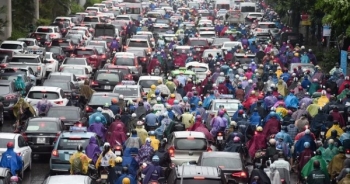 Hà Nội: Tắc đường nghiêm trọng do ảnh hưởng mưa bão