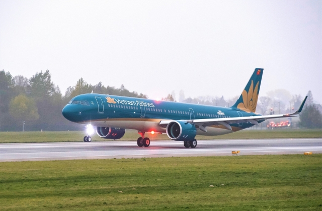 Hàng loạt chuyến bay của Vietjet, Vietnam Airlines, Bamboo Airways bị hủy, lùi giờ do bão số 2