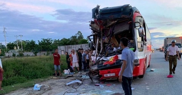 Xe chở đoàn du khách Bắc Giang đi biển Cửa Lò gặp tai nạn, hàng chục người thương vong