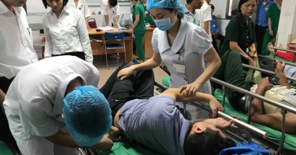Đoàn du khách Bắc Giang gặp nạn ở Nghệ An: Điều động 7 xe cứu thương đưa các nạn nhân ra Hà Nội