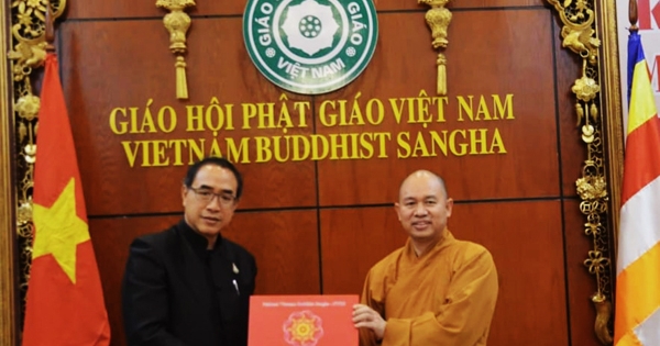Đại sứ Đặc mệnh Toàn quyền Vương quốc Thái Lan tại Việt Nam làm việc với giáo hội Phật giáo Việt Nam