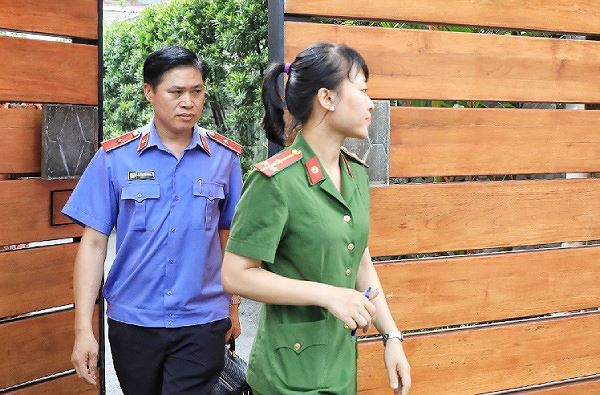 Vì sao ông Lê Tấn Hùng bị bắt, bí ẩn số tiền 13 tỷ đồng chi đi chơi nước ngoài